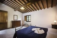 Le Macine, a wonderful ancient restored watermill with Pool Hotels in Volterra