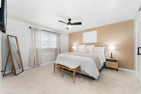 Self Check-in #2 - Full Kitchen - Modern Design - Central