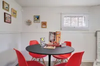 Great Location! Beautiful Home Near Downtown Westmont Hotels in Westmont