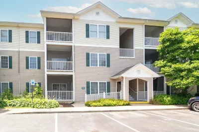 Spacious, modern 2-bed/2-bath condo in marvelous Rehoboth Beach! Отели в г. 