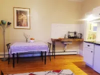 Beautiful studio in historic neighborhood of Boston. Super close to downtown!
