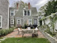 6 BDR, Pet-friendly, newly remodeled whaling captain’s house downtown Nantucket!