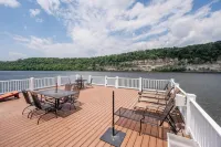 Cliffview Lakefront Retreat! Huge Dock, Floating Dock, Fire Pit, Multiple Patios