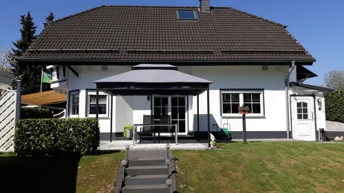 Vacation apartment Meyer with private pool and garden sauna, exclusive FEWO.
