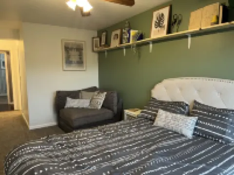 Cozy Cottage With Prairie & Lake Views Near Summer Activities & Lake Geneva