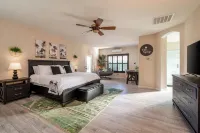 Equestrian Luxury: 5BR Oasis Minutes from Desert Horse Park & Thermal Club! 데세르 퀸 마인 트레일헤드 주변 호텔
