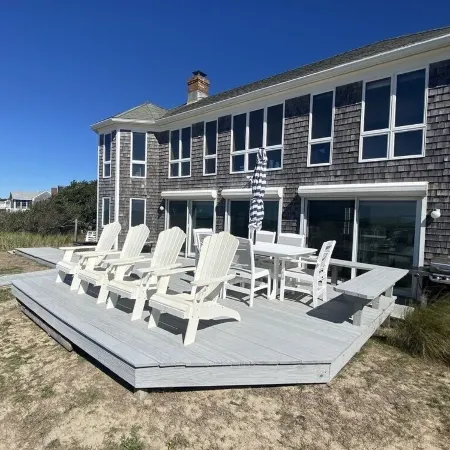 Oceanfront w/Private Stairs to Beach and Spectacular Sunsets! Отели в г. Истам