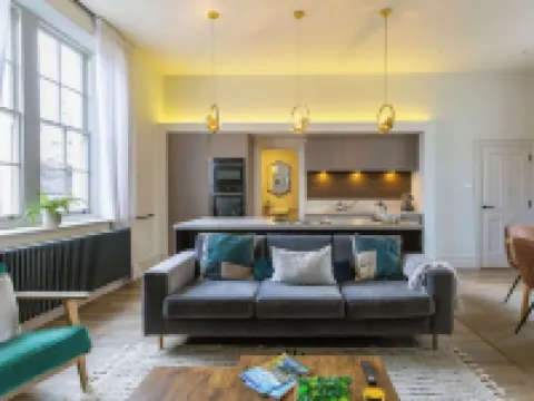 Stunning, stylish, huge 2 floor Georgian apartment 클리데로 호텔