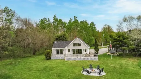 4-Season Waterfront Oasis Acadia with Hot Tub