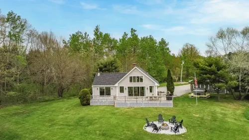4-Season Waterfront Oasis Acadia with Hot Tub