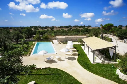 Wonderful Charming Villa with pool in the suggestive countryside near the sea,