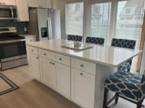 3 bedroom, 2.5 bath unit - Ocean, bay and pool all in a day!