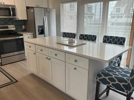 3 bedroom, 2.5 bath unit - Ocean, bay and pool all in a day!