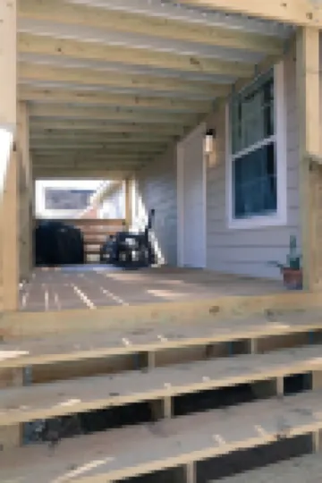 Stylish and Comfortable, Free Wine and Close to Downtown!