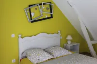 Bright cottage with terrace and garden ideal for visiting the region Hotels in Vaudricourt