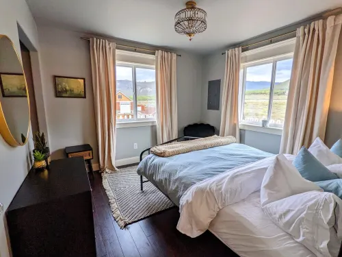 Stylish Osoyoos Lakeview Oasis w/ Private Pool, Game room,  Sunroom!