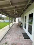 Charming 4-bedroom house in brilliant Tampa with New AC, WiFi, back porch. Hotel a Hillsborough County