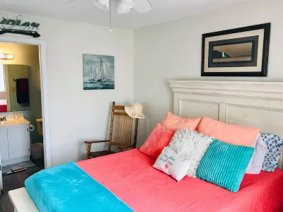 COME L@@K!! Beautiful condo across the street from the ocean!!! Hotels near The Boutique