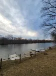Enjoy a getaway on the scenic Housatonic River/Lake Lilinonah in New Milford, CT