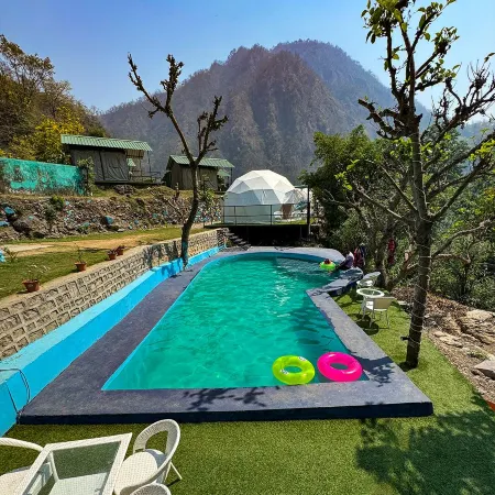 Kylo Resort Отели рядом с достопримечательностью «Eden Rock River Resort»