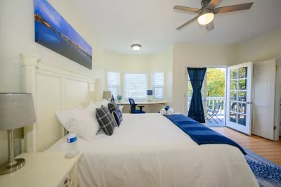 AMAZING Beach Escape - Beautiful 3 BD/2 BA-Bikes-BBQ-Umbrellas-Chairs-Balls-MORE