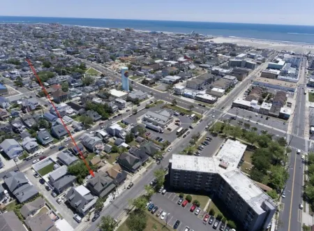 Beautiful Ship Lap Condo in the Heart of Wildwood Отели рядом с достопримечательностью «Wildwood Boardwalk»