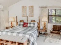 Breath in Fresh Mt Spring Air from a Private Deck w/a River & Golf Course View Hotels in Plumas County
