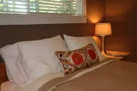 The Beach Suite on Lemolo! Clean & Private ... Getaway & Relax.