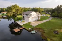 Waterfront home great for family gatherings or weekend getaways! Pet-friendly