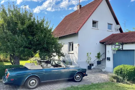 Cosy detached house near the Black Forest and Lake Constance Отели в г. Тунинген