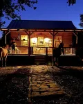 Secluded cabin 20 minutes from Colorado Bend State Park. Pets ok, no fireworks Hotels in Lampasas County