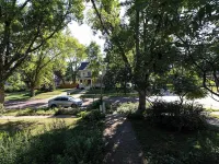 Bohemian 3-bedroom house with private yard in charming neighborhood Hotels in Vermillion