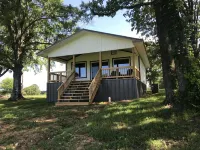 The Eagles Nest w/ Hot Tub- Natures Retreat!