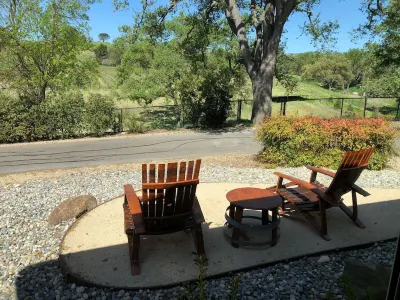 Vacation in the vineyard Hotels near Kiler Ridge Olive Farm