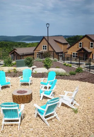 5-bedroom lodge on Table Rock! Game room w/ arcade & shuffleboard, lazy river!
