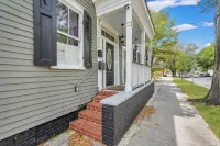 Tranquil Haven by Forsyth7 minutes walk to Forsyth Park w/ deck and pool!!