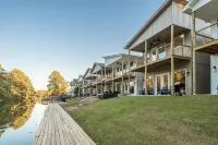 Lakefront with game room & kayaks! Sleeps 12!