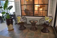 Tropical Paradise! Heated Pool & Sauna. Large Very Private Yard. Near Everything Hotels in Martin County