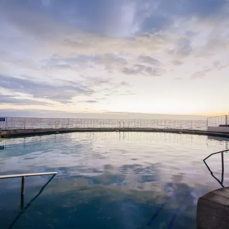 Oceanfront Condo Complex on Alii 1 bdrm,, Salt,Freshwater Pools Newly renovated