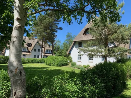 Apartment with a sophisticated atmosphere behind the dike directly on the beach