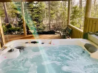 Modern Sunriver Luxury Home with Fenced Turf Pet Yard, Large Kids Room, SHARC !! - Hot Tub