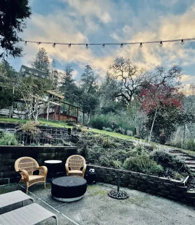 🌿5.0 Rating🌿 Sunny, spacious cozy retreat + firepit. World-class trails!