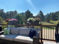 Beautiful studio apartment next to the Mickelson Trail.
