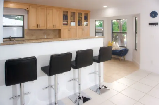 Serenity at Coco Plum's Hidden Waterfront Hideaway, Marathon