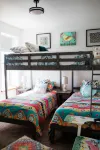 Luxurious, downtown loft with a warm, family feel Hotel di 