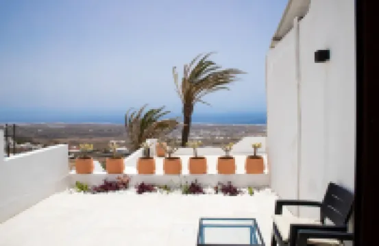 Villa with private Jacuzzi, pool and amazing sea views in a quiet area