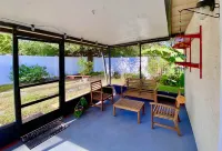 Home Near Themeparks,Lakes, Airports, Shops, Etc.