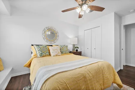 The Haven-Cute 3BR in Town Отели в г. Себастиан Каунти