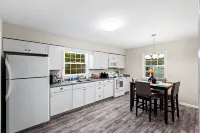 Charming Home Minutes from Town ! Close to Golf Course and Kings Dominion !
