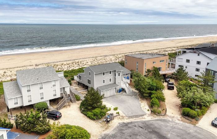 6 Bedroom Oceanfront House in N. Bethany Beach. Renovated in 2024. Watch video!